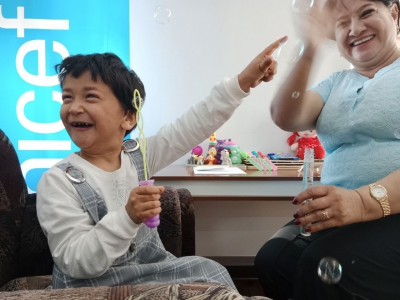 Оказание услуг реабилитации детям с инвалидностью и их родителям в Сурхандарьинской области